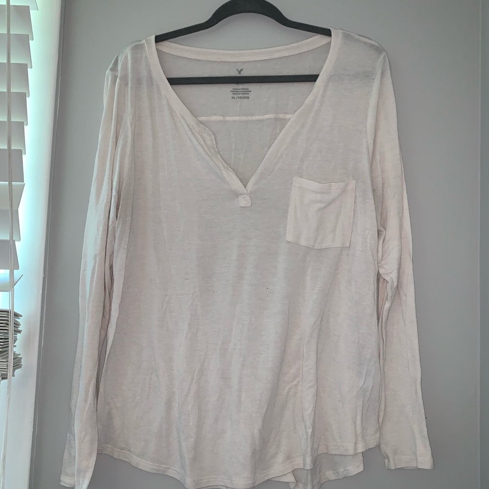 American Eagle Outfitters white long sleeve TShirt